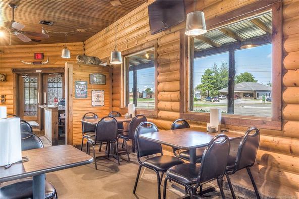 Runts BBQ: 1105 W Cherokee St, Wagoner, OK 74467